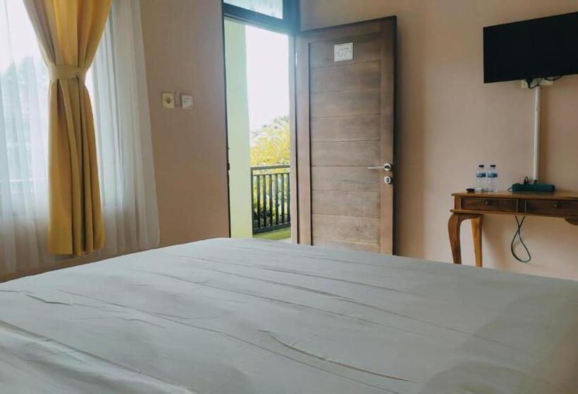 Номер Стандарт с Балконом, Purnama House Kuta