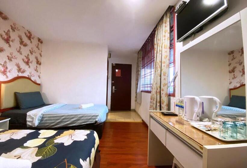 اتاق استاندارد سه نفره, Mr Hotel Nusa Bestari