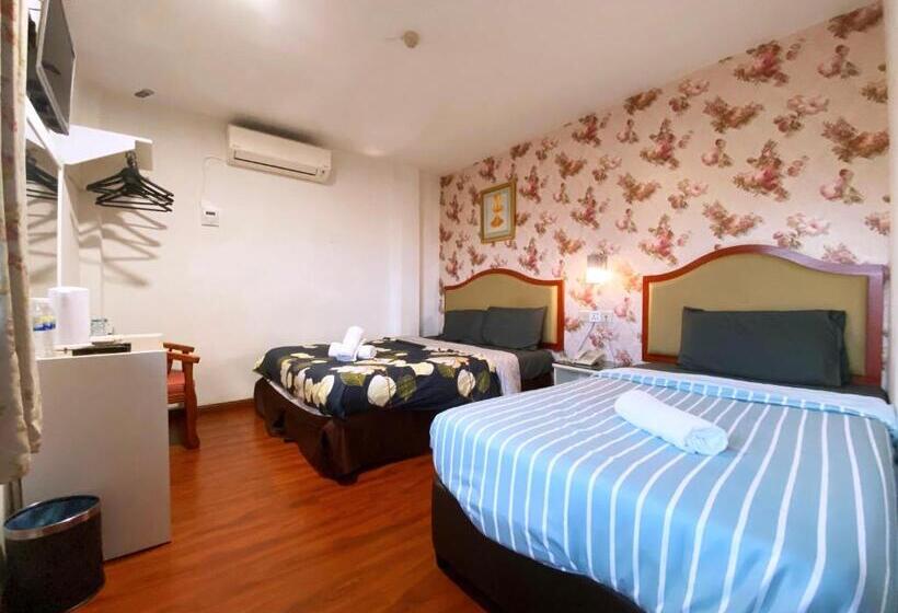 اتاق استاندارد سه نفره, Mr Hotel Nusa Bestari
