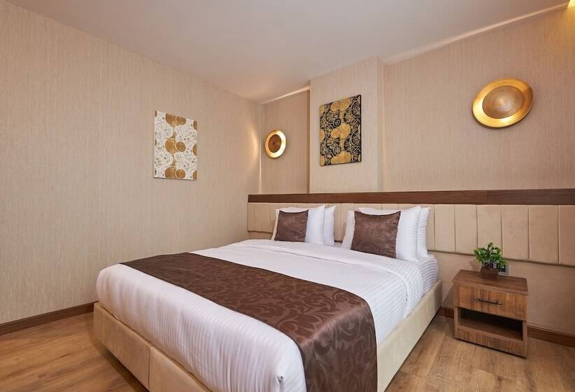 اتاق لوکس با وان آب گرم, Trademark Collection By Wyndham Operla Airport Hotels