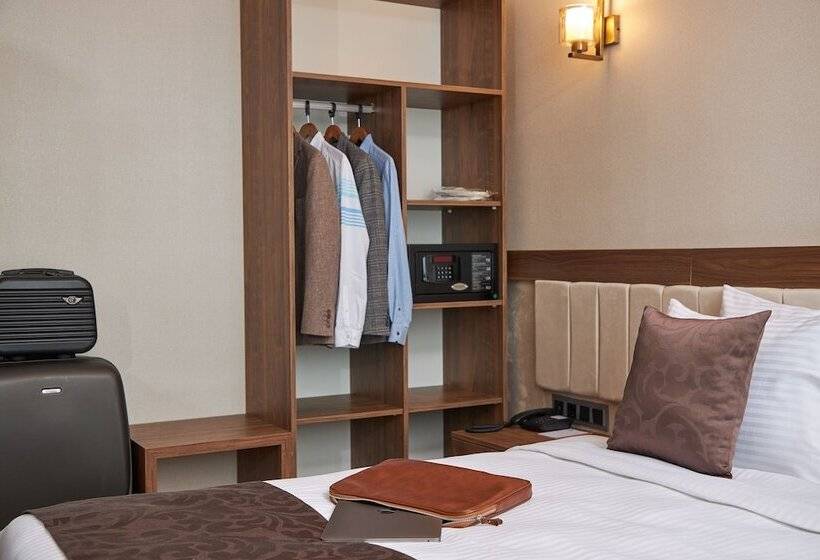 اتاق سوپریور, Trademark Collection By Wyndham Operla Airport Hotels