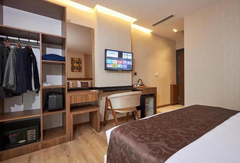 اتاق لوکس با وان آب گرم, Trademark Collection By Wyndham Operla Airport Hotels