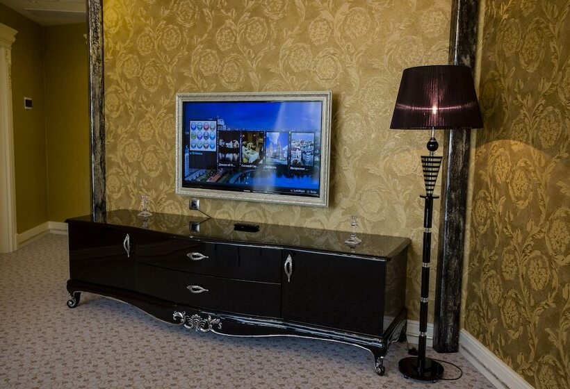 Люкс Комфорт, Boutique Hotel Buta