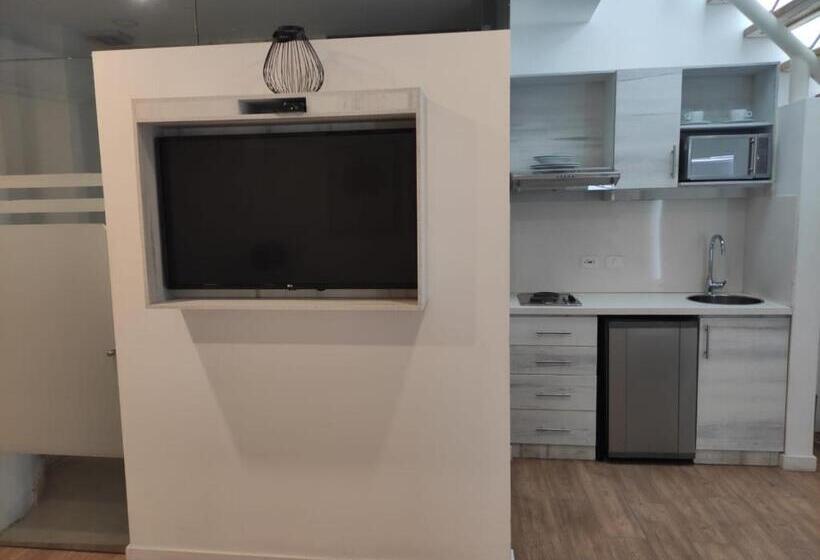 سوییت, Luxury 1br Suite Rooftop 201
