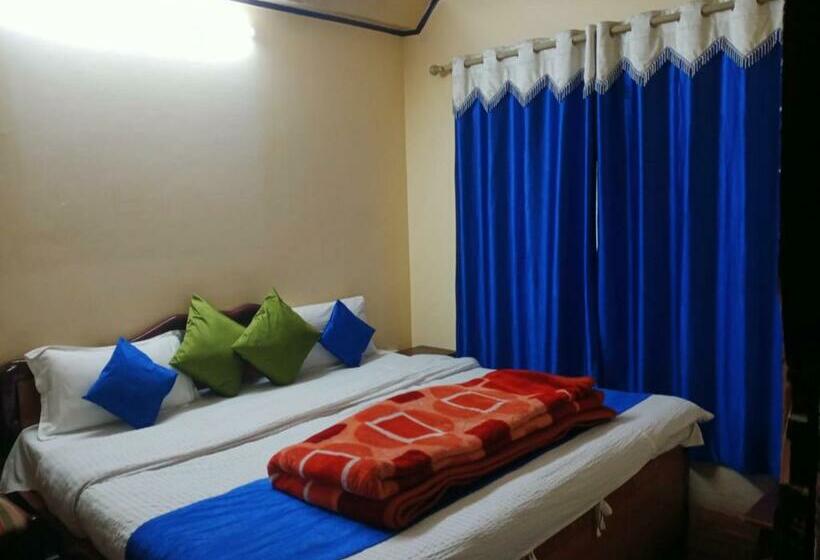 חדר סטנדרט נוף לאגם, Chinar Lake View Nainital   100 Meter From Mall Road   Hygiene, Lake View & Spacious Room