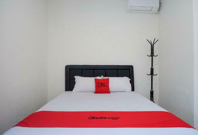 Номер Economy, Reddoorz Syariah Near Rs Soeradji Pemuda Klaten