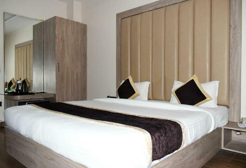 Номер Deluxe, Radha Residency