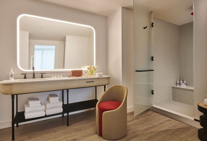 مجموعه ویستا شهر, Virgin Hotels New York City