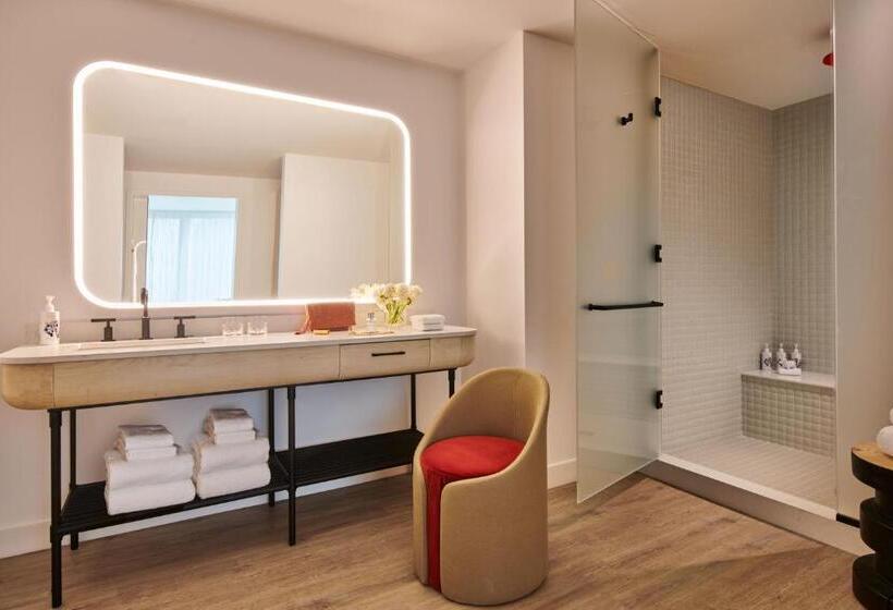 مجموعه ویستا شهر, Virgin Hotels New York City