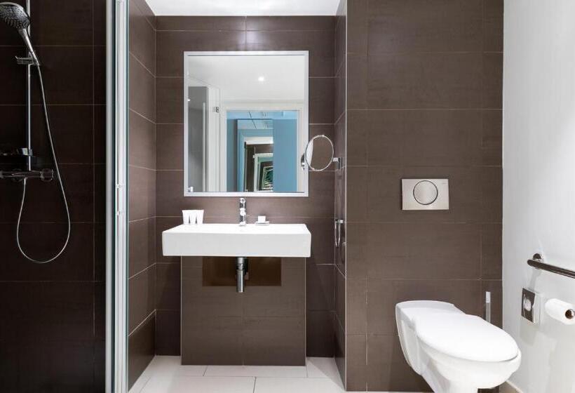 景色の見えるスーペリアルーム, Ac Hotel By Marriott Paris Le Bourget Airport
