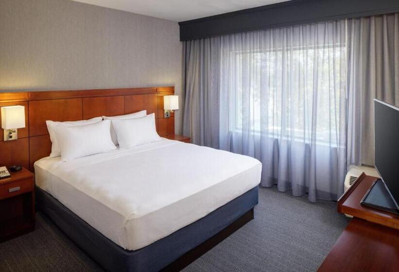 스위트 킹사이즈 침대, Courtyard By Marriott Charleston Downtown/civic Center