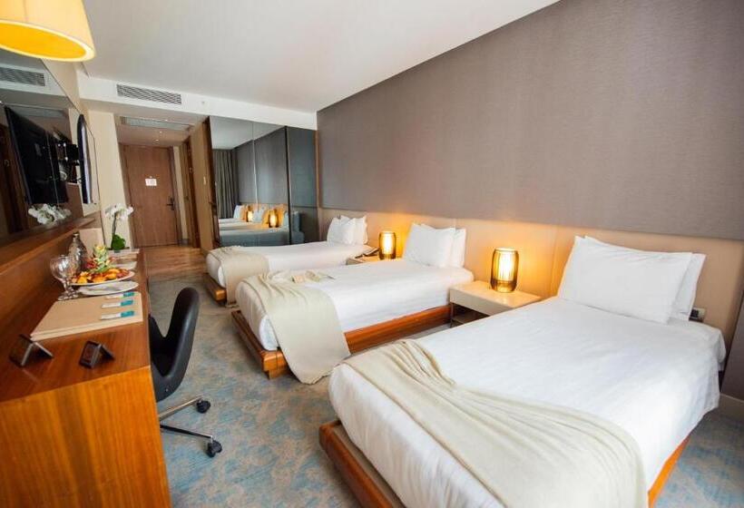 اتاق استاندارد سه نفره, Dosso Dossi Hotels & Spa Downtown