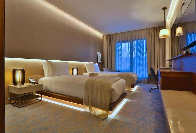 اتاق خانوادگی تودرتو, Dosso Dossi Hotels & Spa Downtown