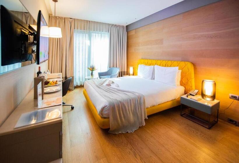 اتاق خانوادگی تودرتو, Dosso Dossi Hotels & Spa Downtown