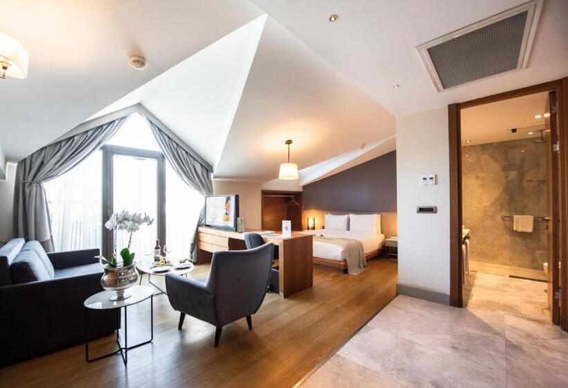 Superior Room with Terrace, Dosso Dossi Hotels & Spa Downtown