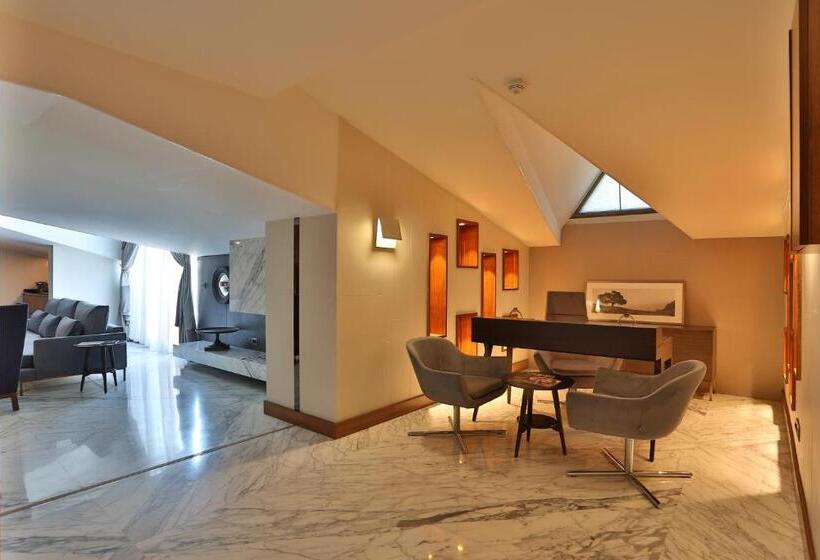 سوئیت پریمیوم, Dosso Dossi Hotels & Spa Downtown