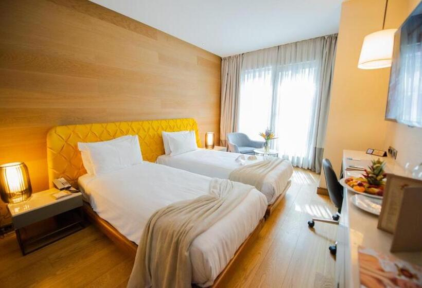 اتاق اجرایی, Dosso Dossi Hotels & Spa Downtown