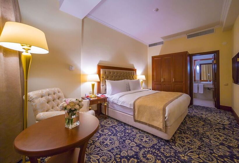اتاق لوکس, Ramada By Wyndham Almaty