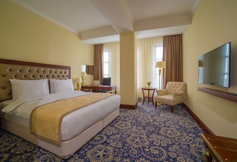 سوییت اجرایی, Ramada By Wyndham Almaty