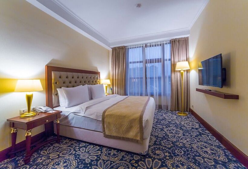 سوییت اجرایی, Ramada By Wyndham Almaty