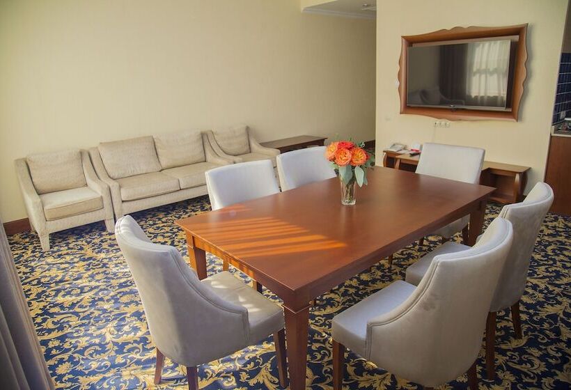 آپارتمان 1 خوابه, Ramada By Wyndham Almaty