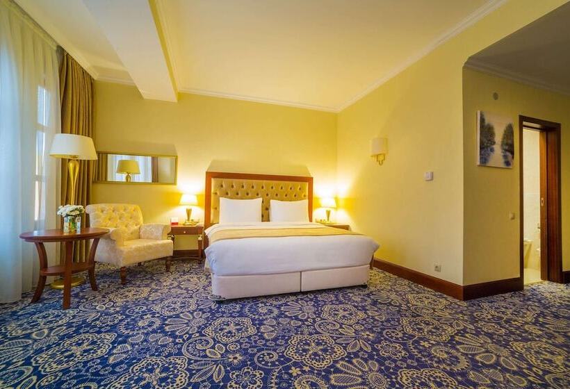 آپارتمان 1 خوابه, Ramada By Wyndham Almaty