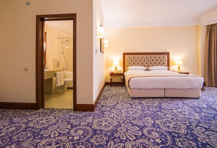 اتاق سوپریور, Ramada By Wyndham Almaty