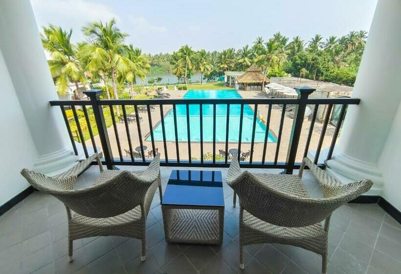 اتاق استاندارد با چشم‌انداز دریاچه, Lagoon Sarovar Premiere Resort   Pondicherry