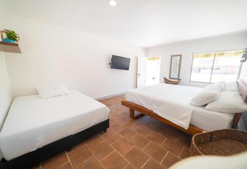 اتاق استاندارد چهار تخته, Quinta Del Mar Crystal Beach