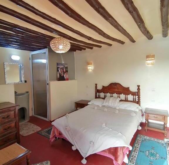 اتاق استاندارد با چشم‌انداز استخر, Villa Darga Rouge