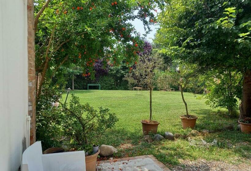 Номер Стандарт Вид на Сад, Marameo B&b