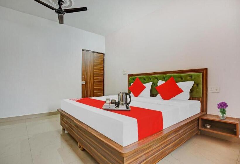 Трехместный Номер Классика, Flagship Hotel Hc Punjab Inn