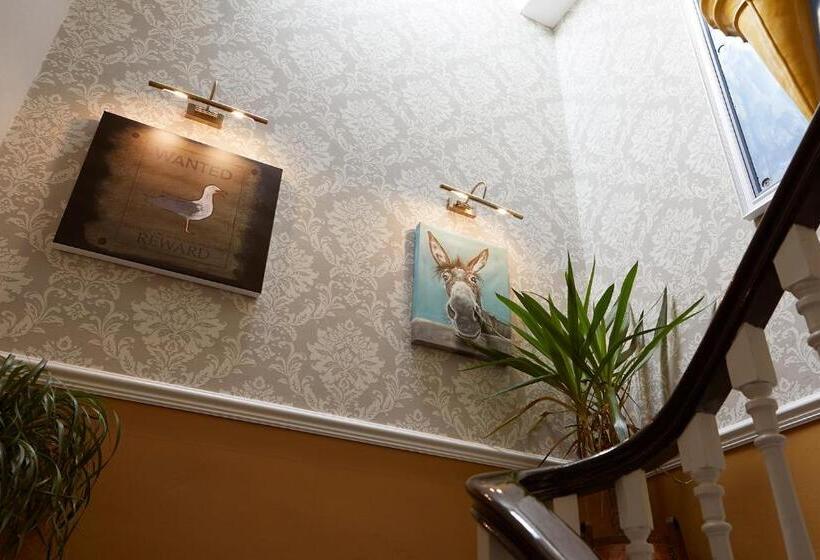 Семейный Номер, Ashburton House  B&b