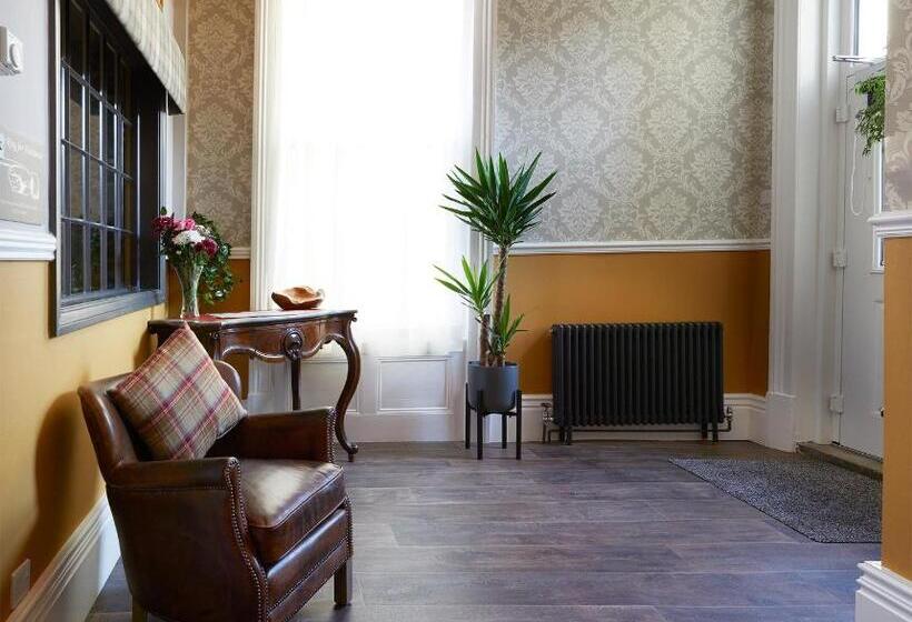 Семейный Номер, Ashburton House  B&b