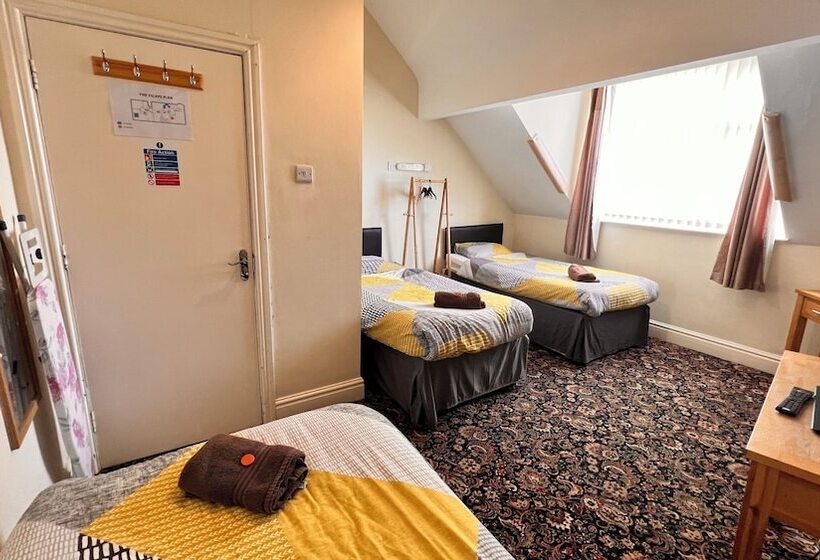 Трехместный Номер Стандарт Совместная Ванная, Castle Lodge Guest House 86 88 Sheil Rd L6 3af