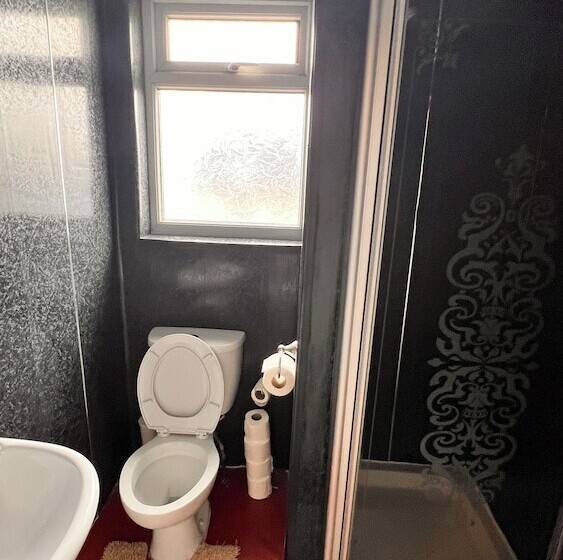 Quarto Triplo Estandar, Castle Lodge Guest House 86 88 Sheil Rd L6 3af