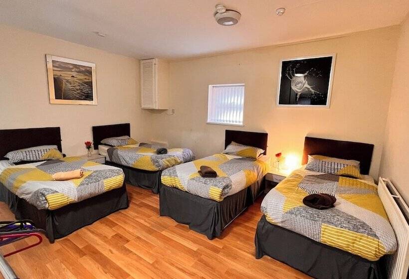 Quarto Familiar, Castle Lodge Guest House 86 88 Sheil Rd L6 3af