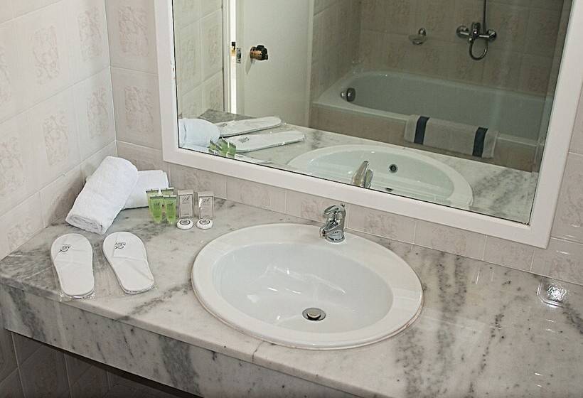 Superior bungalow with sea view, Skion Palace Beach Hotel   Bungalows Boutique