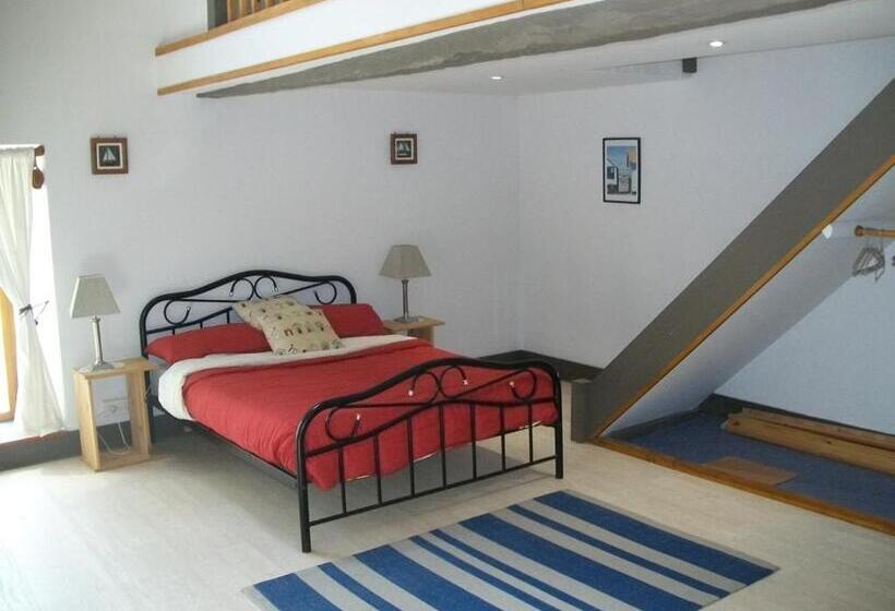Семейный Номер, Stone Cottage