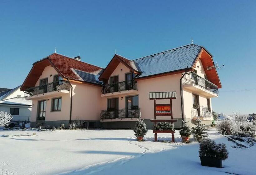1 Bedroom Apartment Mountain View, Privát Slavkov
