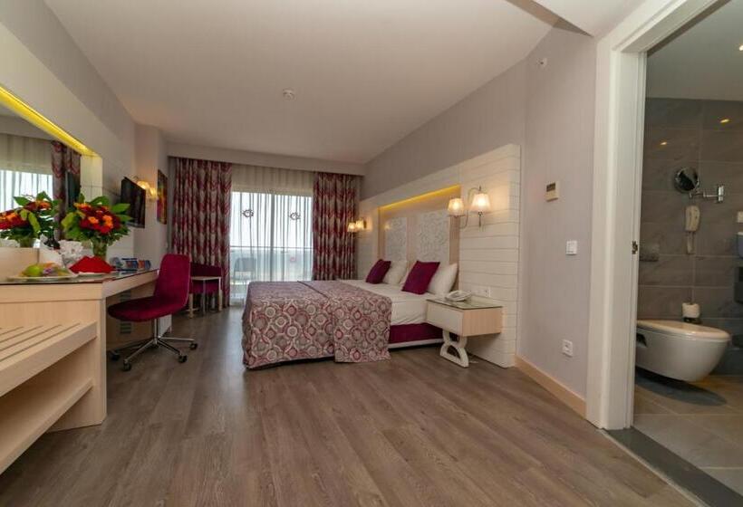 اتاق خانوادگی با چشم‌انداز باغ, Sunmelia Beach Resort Hotel & Spa All Inclusive