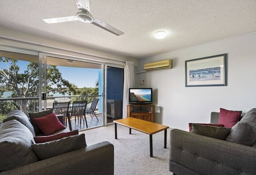 Апартаменты 3 Спальни, Reflections Holiday Apartments