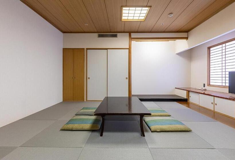 اتاق خانوادگی, Court Hotel Asahikawa