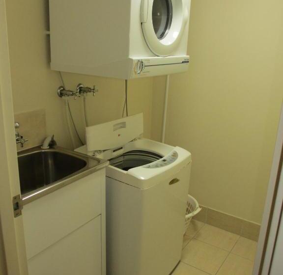 침실 3개 아파트, Springwood Tower Apartment