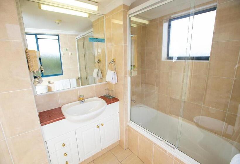 침실 3개 아파트, Springwood Tower Apartment