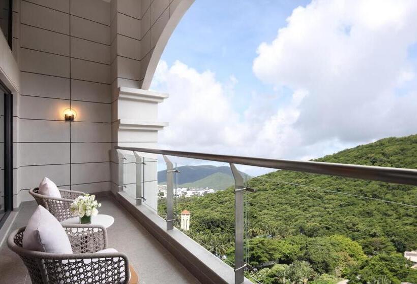 Люкс Вид на Горы, Holiday Inn & Suites Sanya Yalong Bay, An Ihg