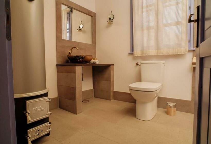 Семейный Номер, Körtövés Guest Village