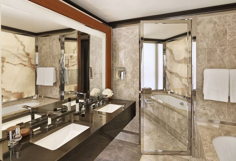 Люкс с Балконом, 45 Park Lane  Dorchester Collection