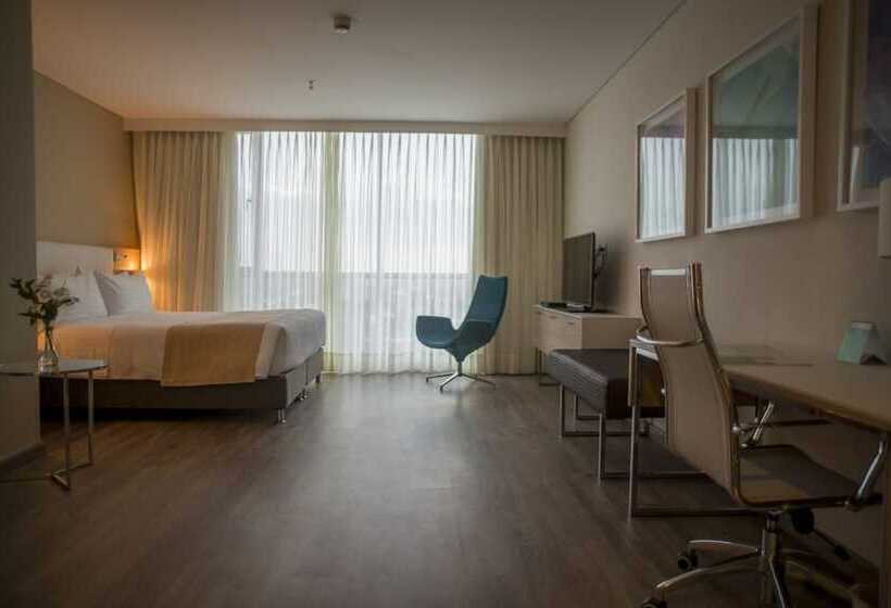 سوییت جونیور, Holiday Inn Cúcuta, An Ihg