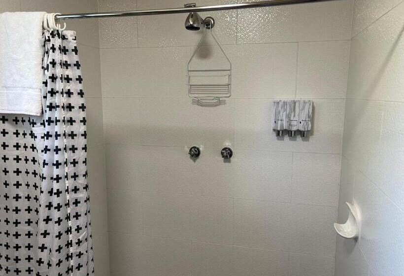 패밀리 아파트, Tumut Valley Motel